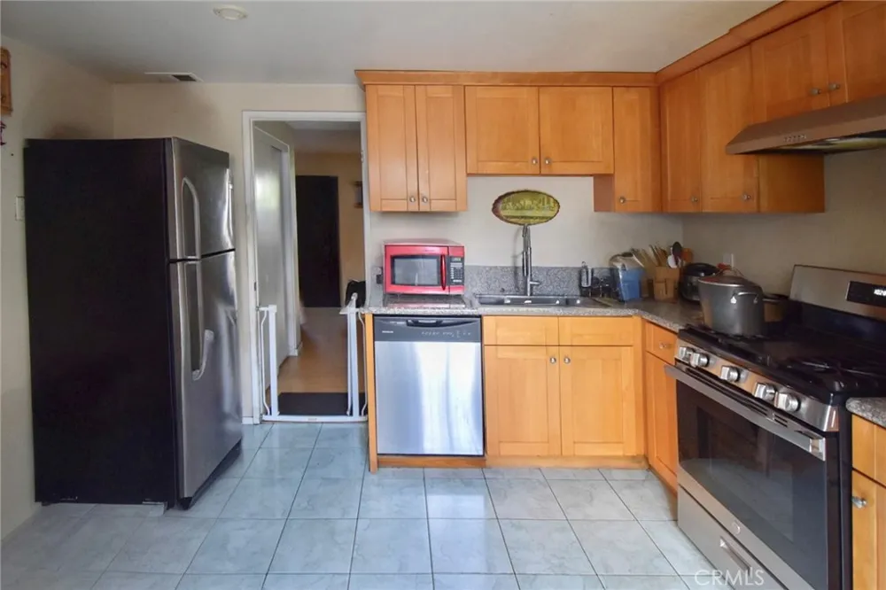1801 PARK GLEN #B Santa Ana, CA 92706