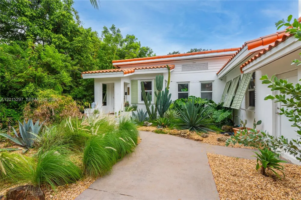 723 NE 112th St Biscayne Park, FL 33161