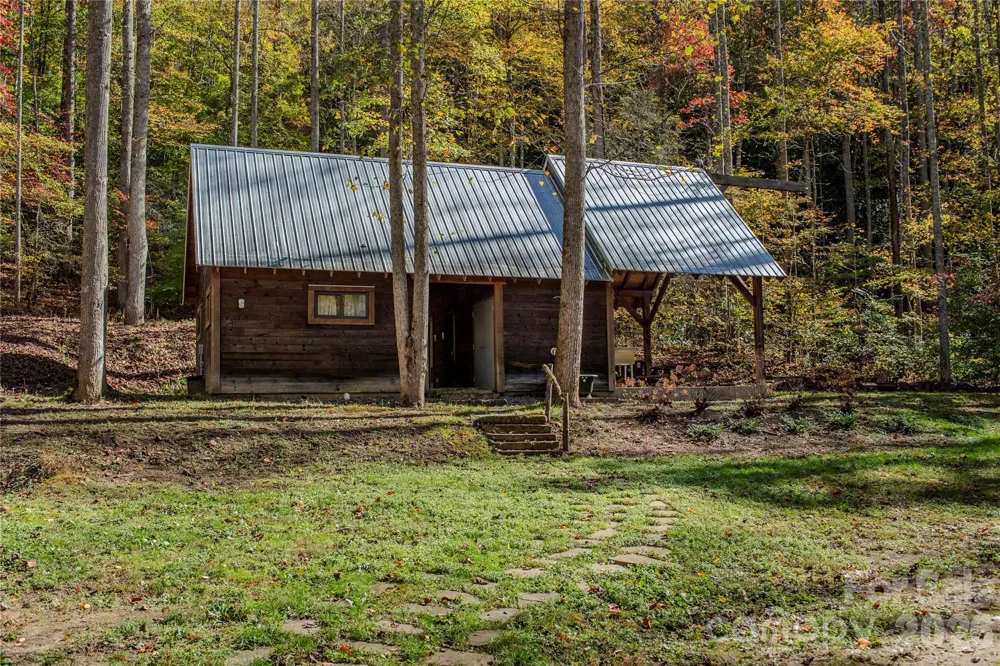 195 Still Waters Lane Brevard, NC 28712