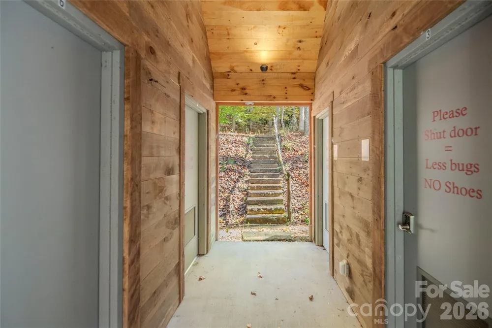 195 Still Waters Lane Brevard, NC 28712