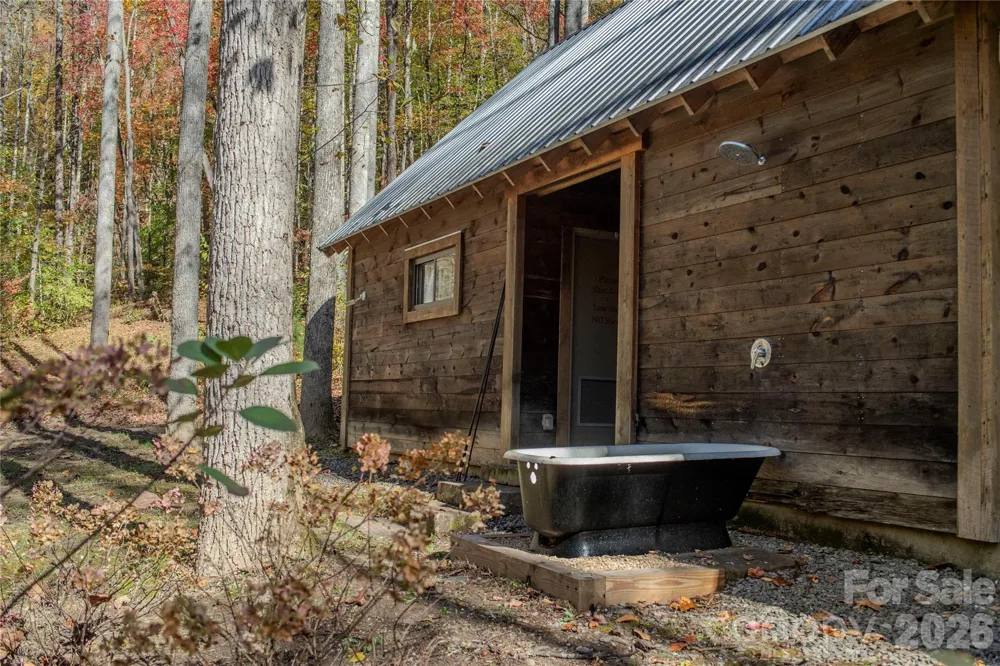 195 Still Waters Lane Brevard, NC 28712