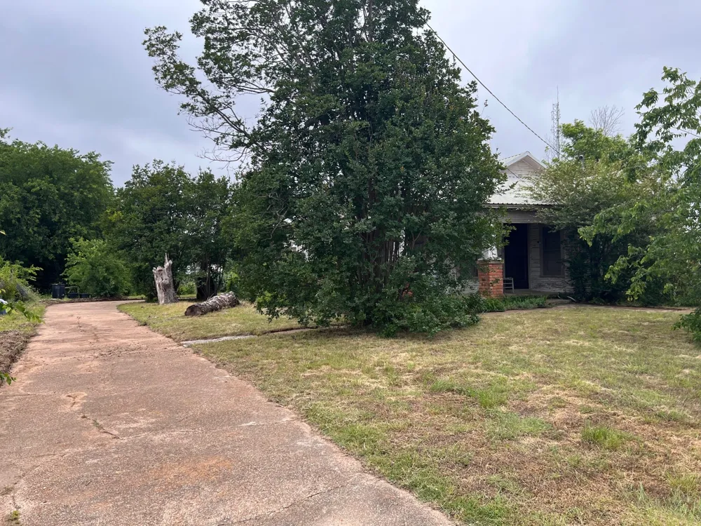 101 E Commerce Street Gustine, TX 76455