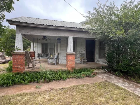 101 E Commerce Street