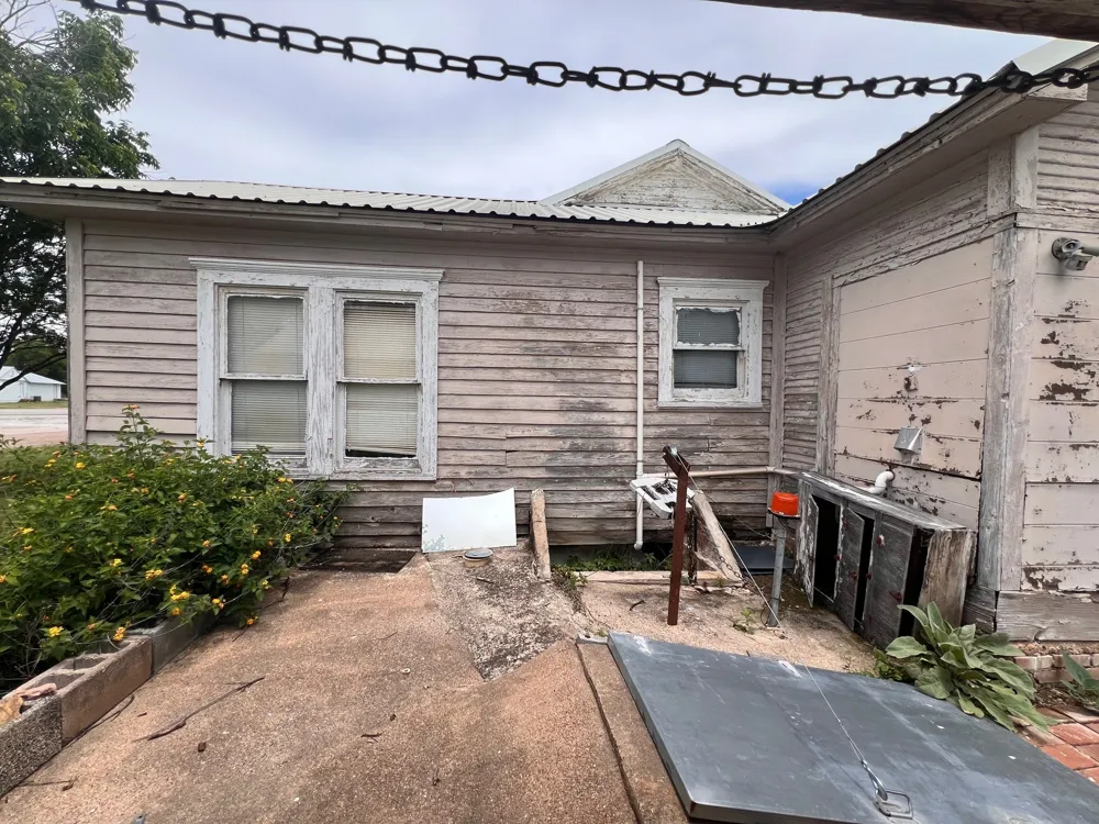 101 E Commerce Street Gustine, TX 76455
