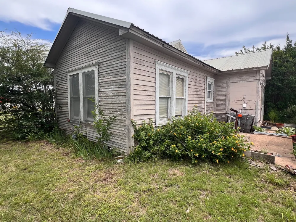 101 E Commerce Street Gustine, TX 76455