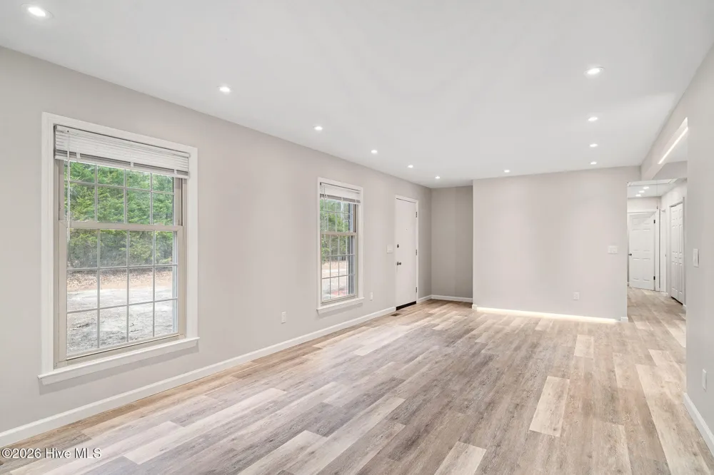 107 Azalea Trail Salemburg, NC 28385