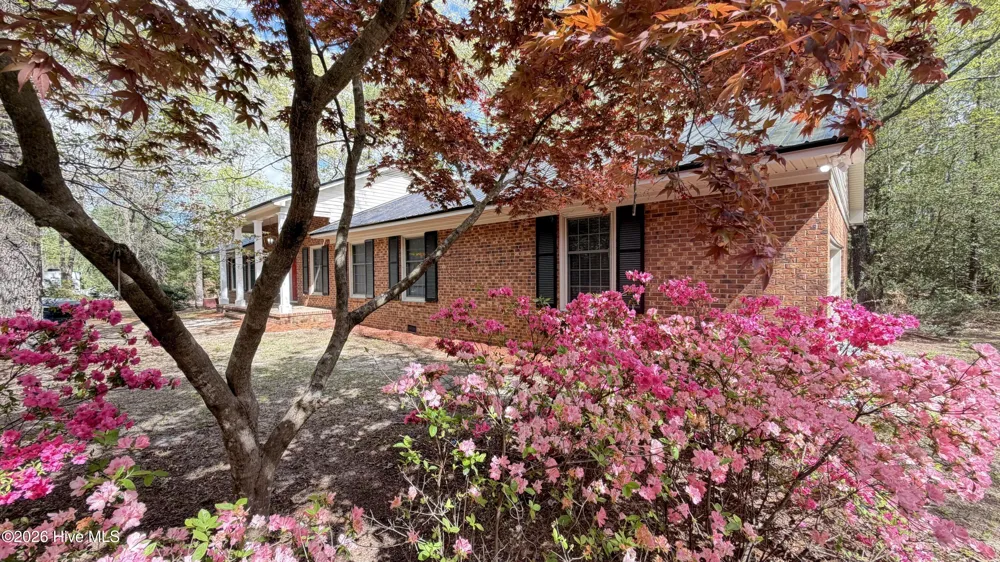107 Azalea Trail Salemburg, NC 28385