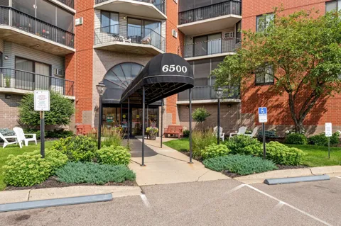 6500 Woodlake Drive #710