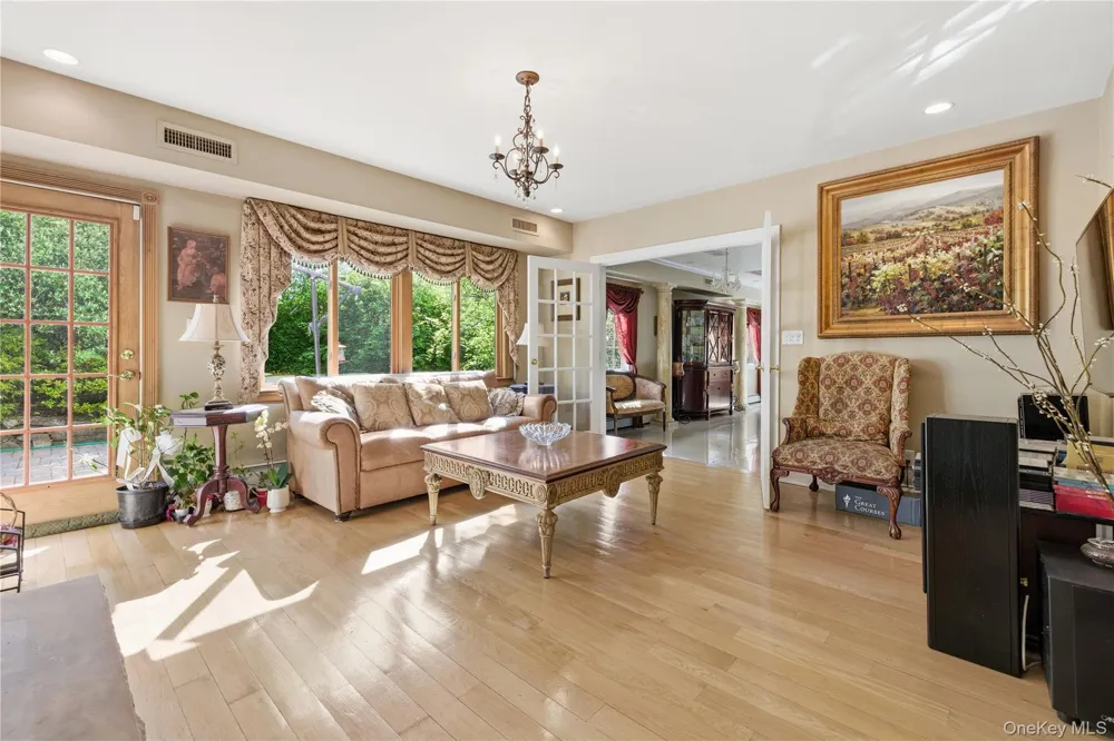 33 Greenbriar Drive Chappaqua, NY 10514