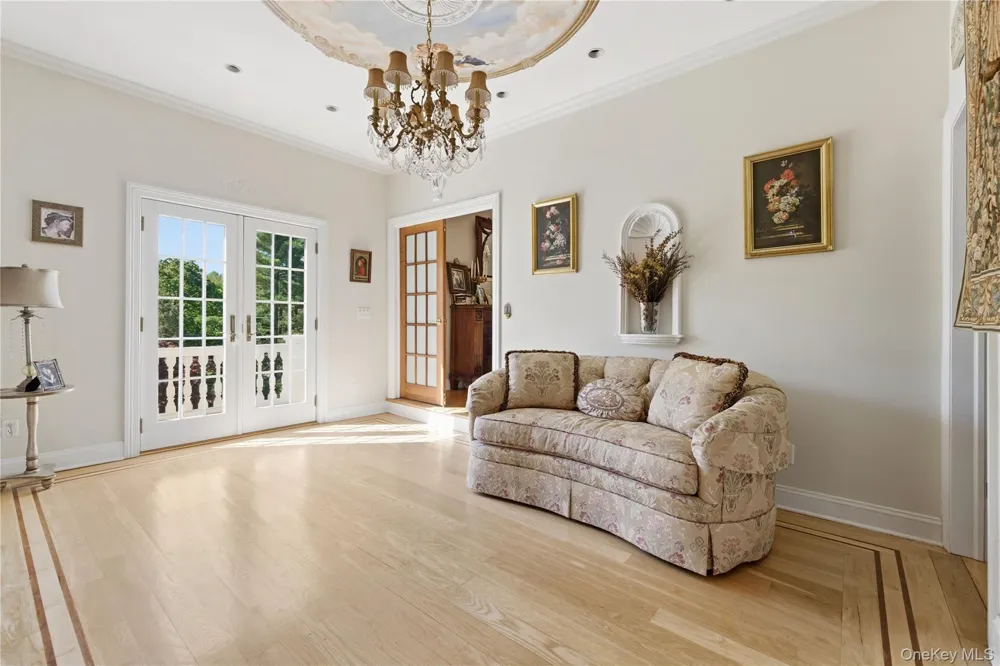 33 Greenbriar Drive Chappaqua, NY 10514