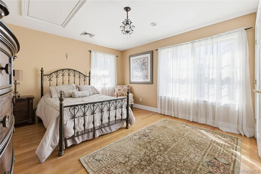33 Greenbriar Drive Chappaqua, NY 10514
