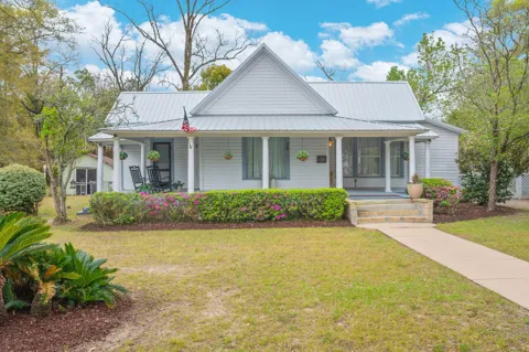 28 E Live Oak Avenue