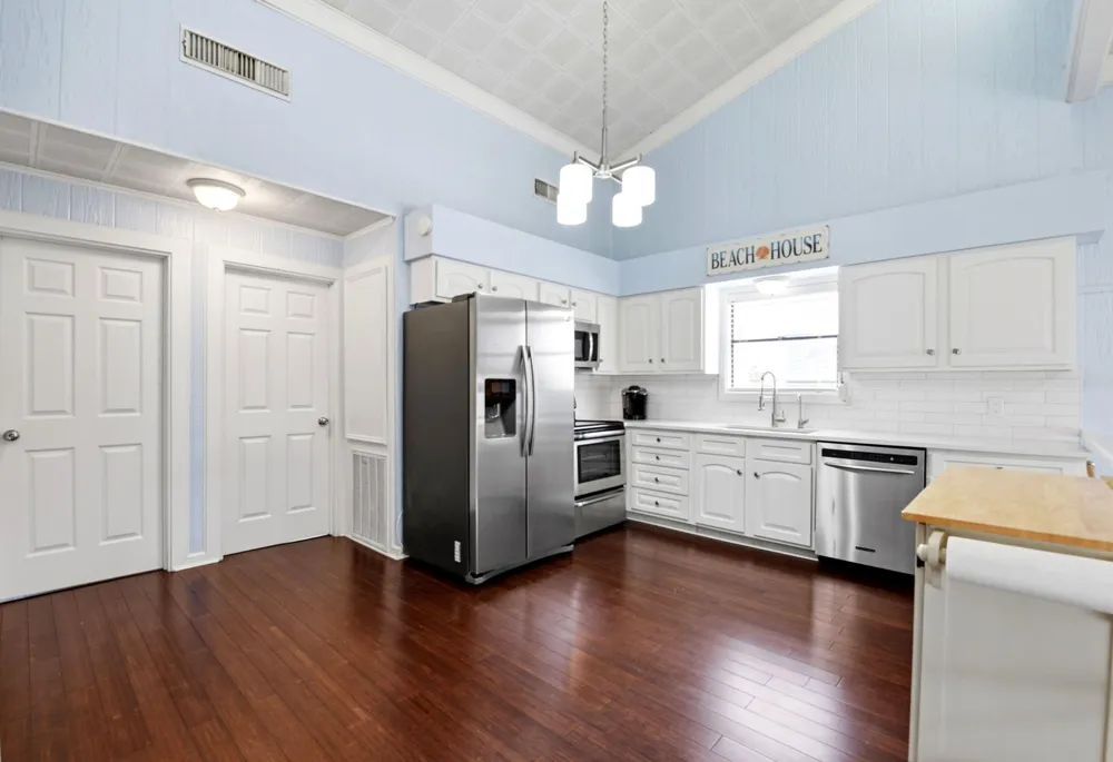 333 Schooner Drive Freeport, TX 77541