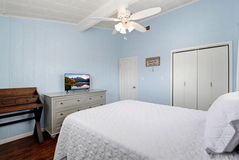333 Schooner Drive Freeport, TX 77541