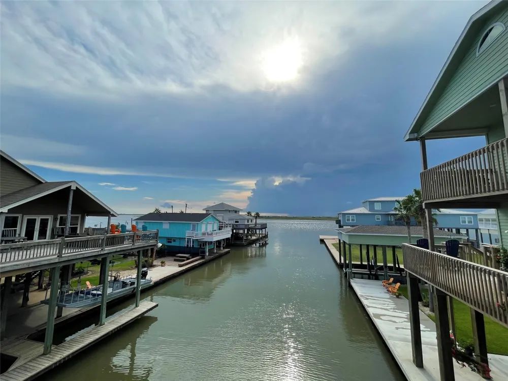 333 Schooner Drive Freeport, TX 77541