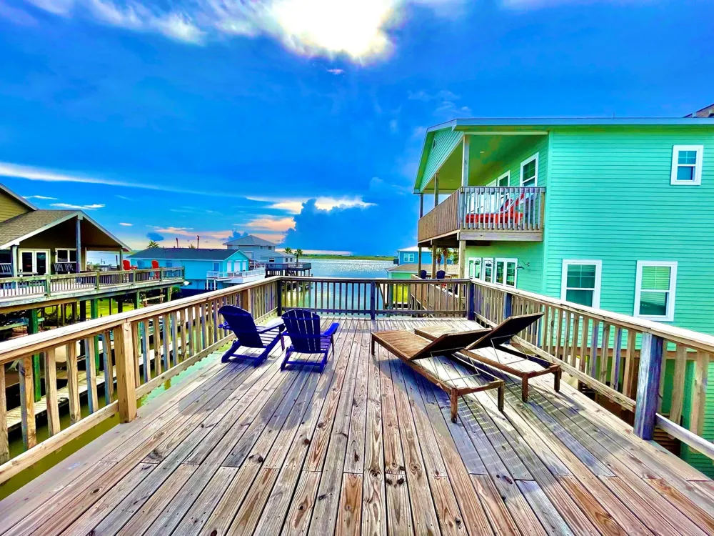 333 Schooner Drive Freeport, TX 77541