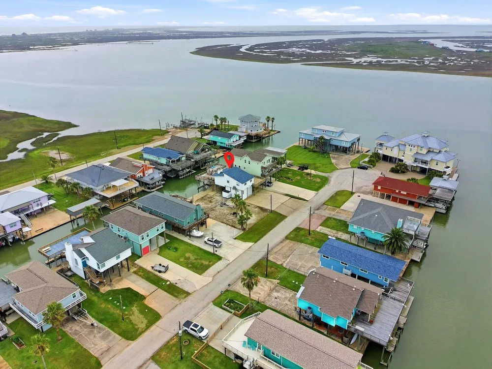 333 Schooner Drive Freeport, TX 77541