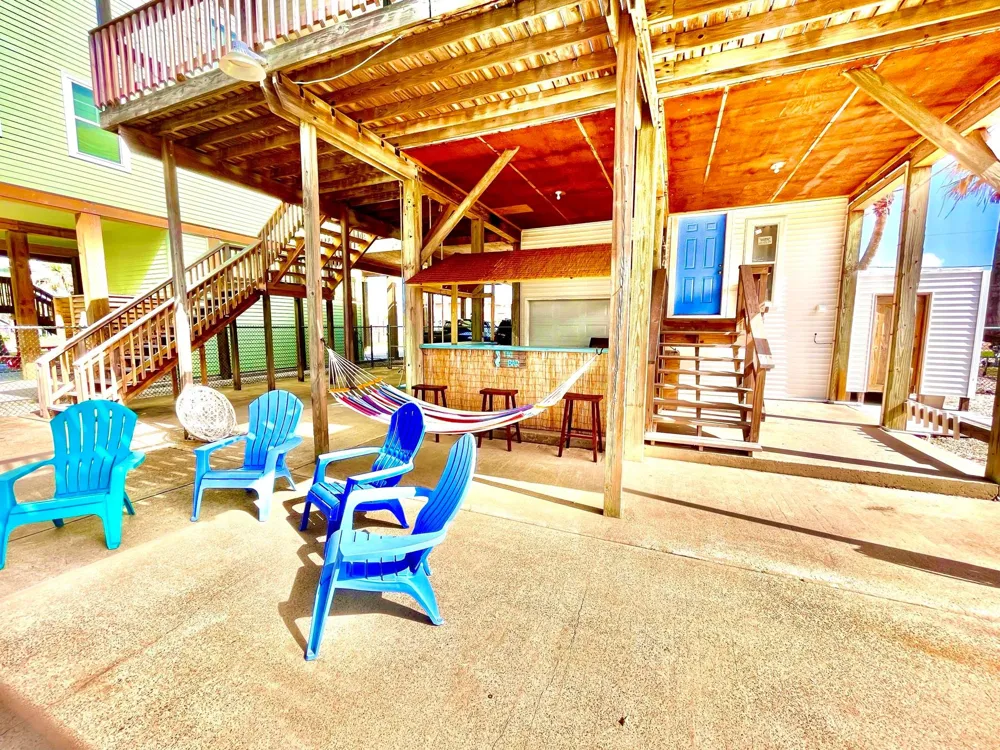 333 Schooner Drive Freeport, TX 77541
