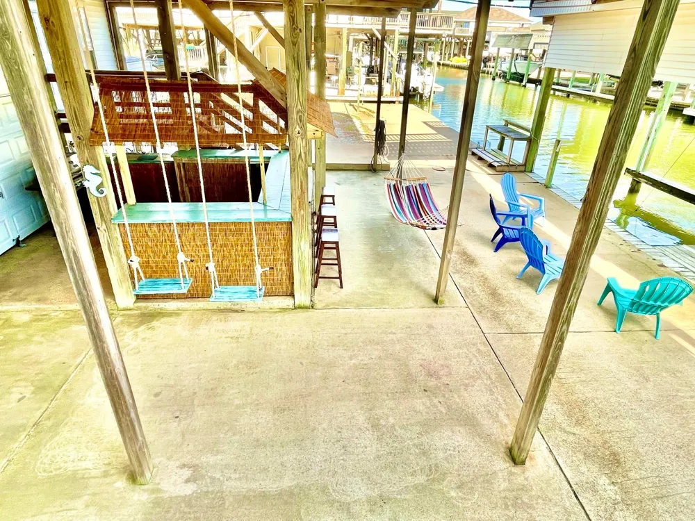 333 Schooner Drive Freeport, TX 77541