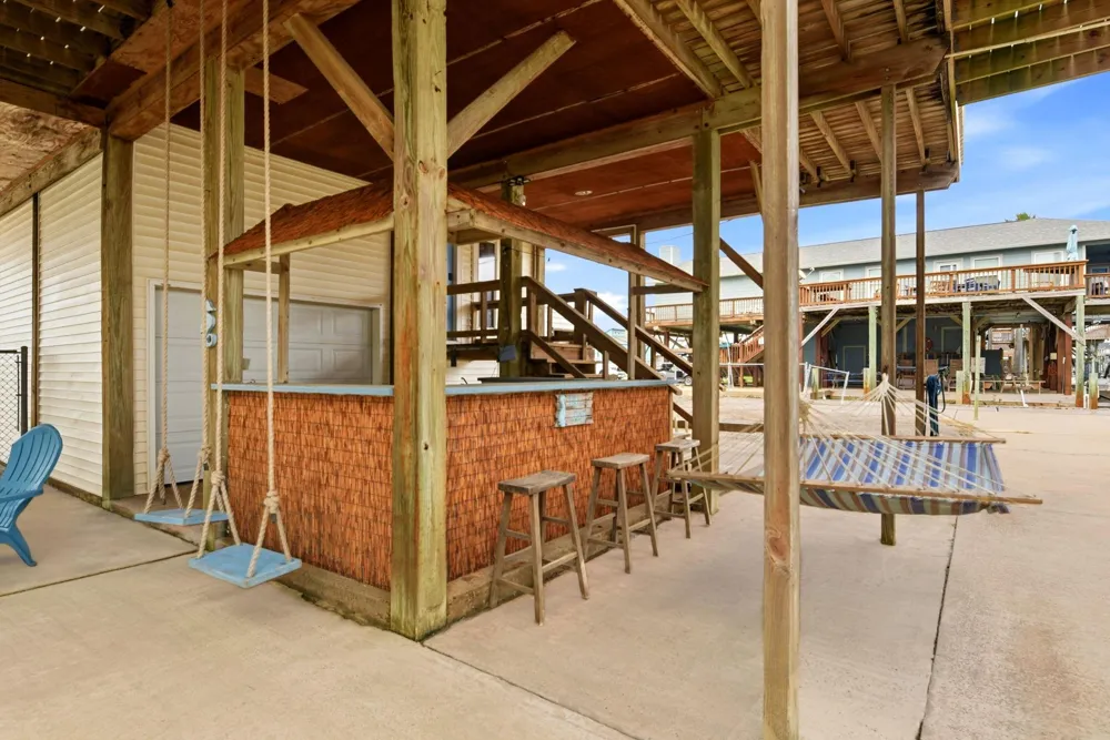 333 Schooner Drive Freeport, TX 77541