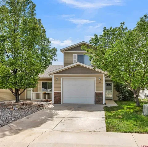 421 Indiangrass Loop