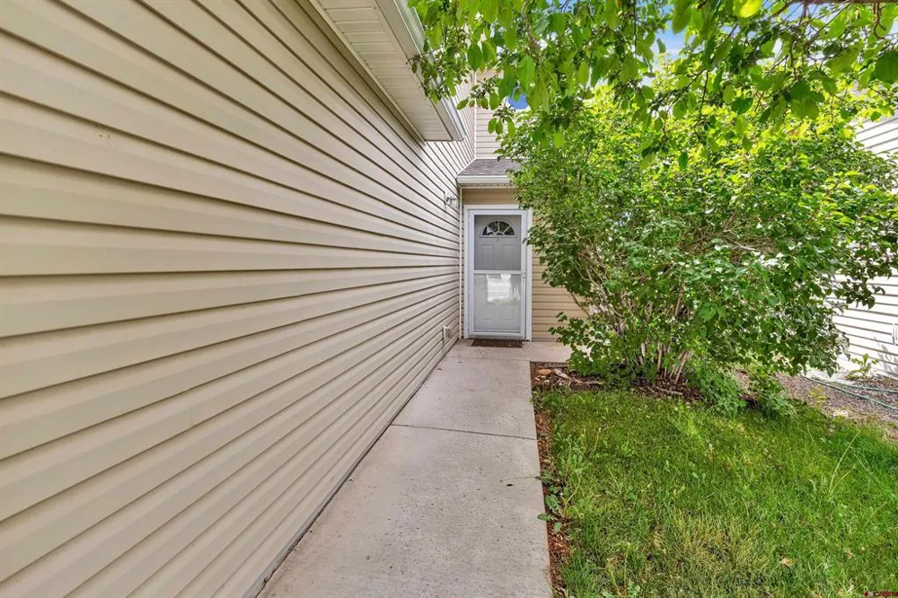 421 Indiangrass Loop Montrose, CO 81403