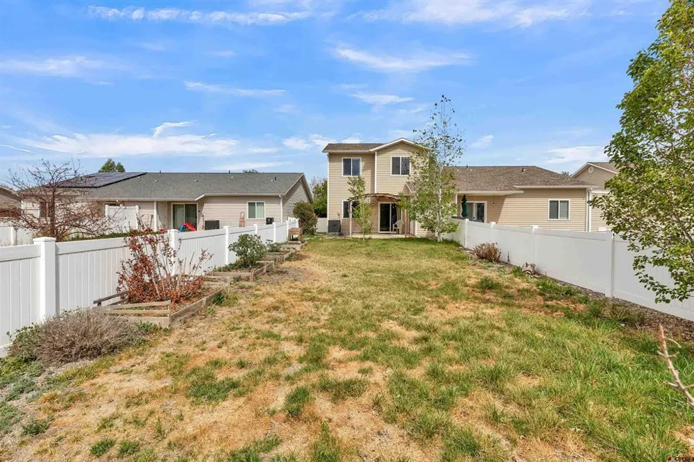 421 Indiangrass Loop Montrose, CO 81403