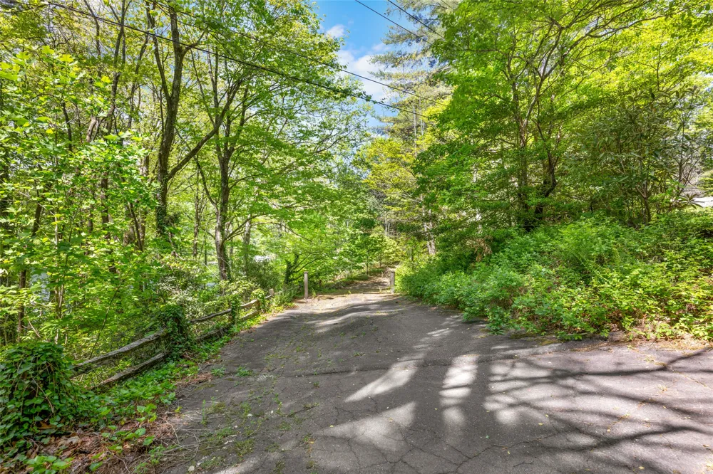1923 Cold Mountain Road Lake Toxaway, NC 28747