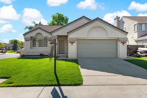 212 Laurelwood Way