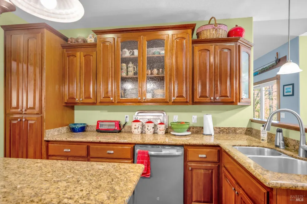 3970 Canyon Road Willits, CA 95490