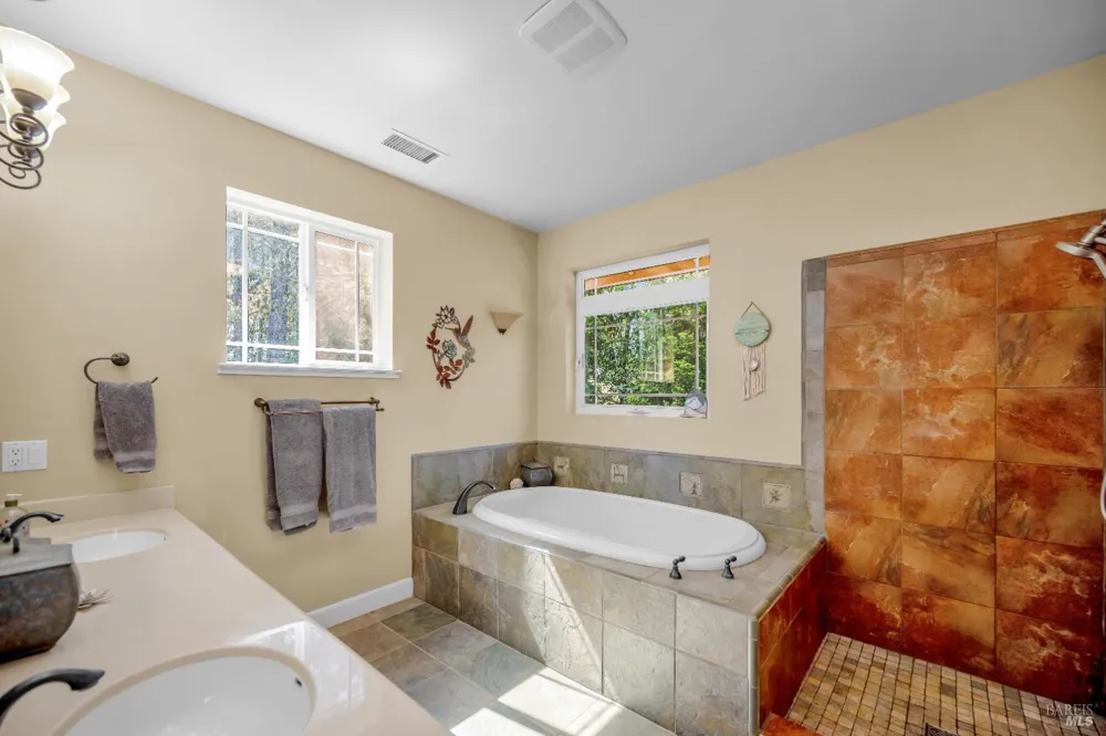 3970 Canyon Road Willits, CA 95490