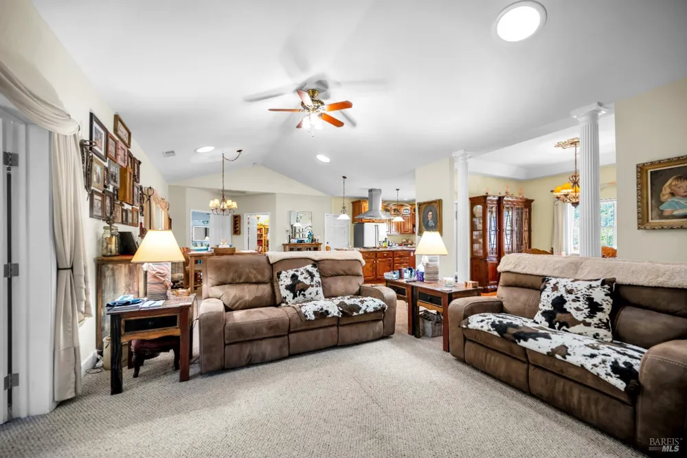 3970 Canyon Road Willits, CA 95490