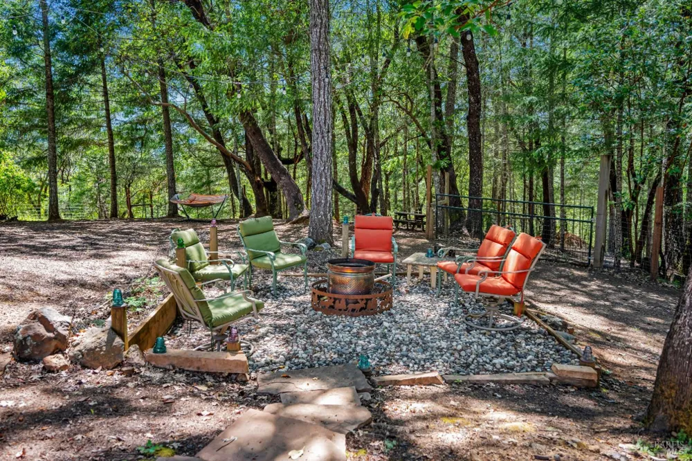 3970 Canyon Road Willits, CA 95490
