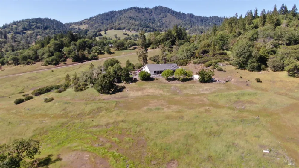 3970 Canyon Road Willits, CA 95490