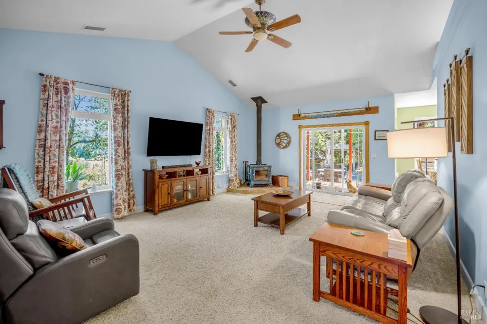3970 Canyon Road Willits, CA 95490