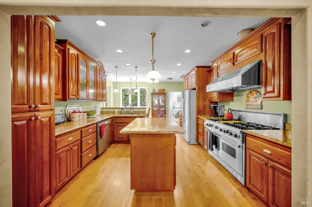 3970 Canyon Road Willits, CA 95490