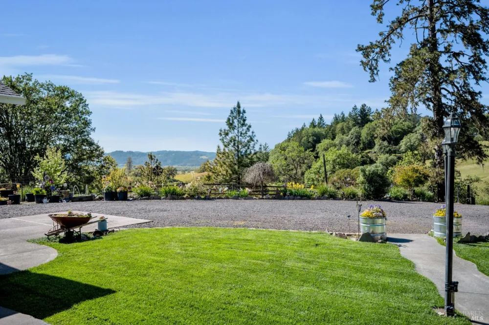 3970 Canyon Road Willits, CA 95490