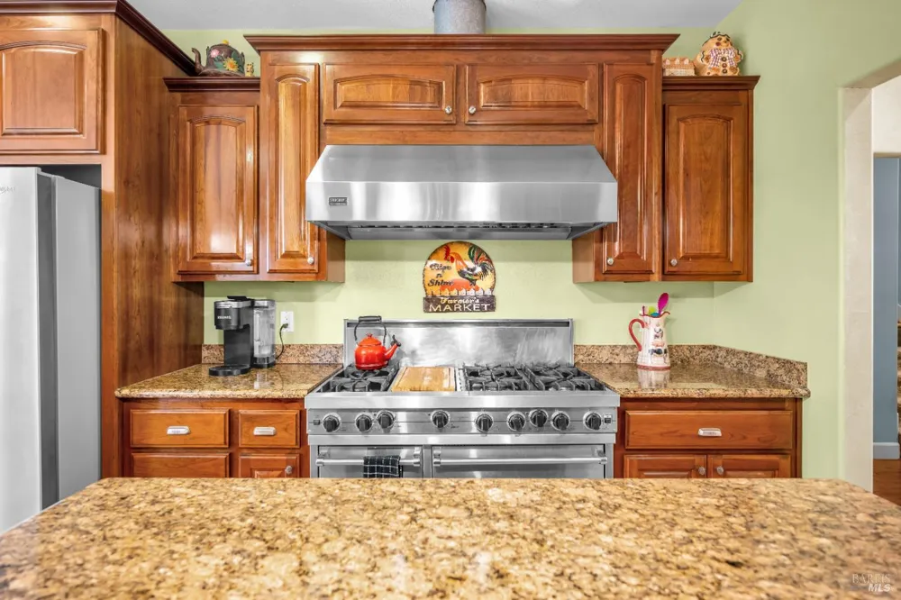 3970 Canyon Road Willits, CA 95490
