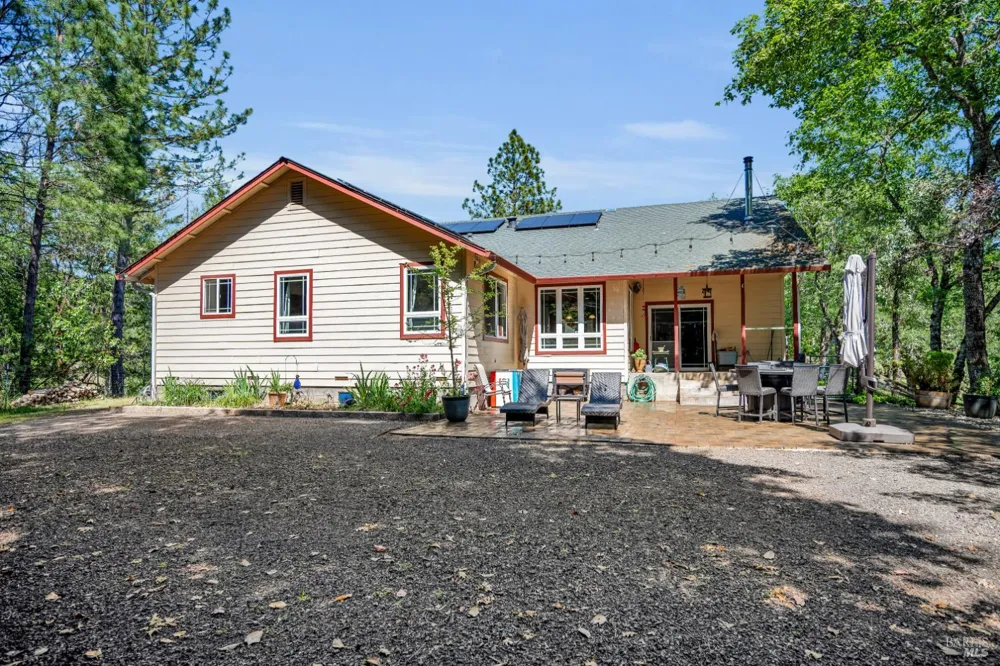3970 Canyon Road Willits, CA 95490