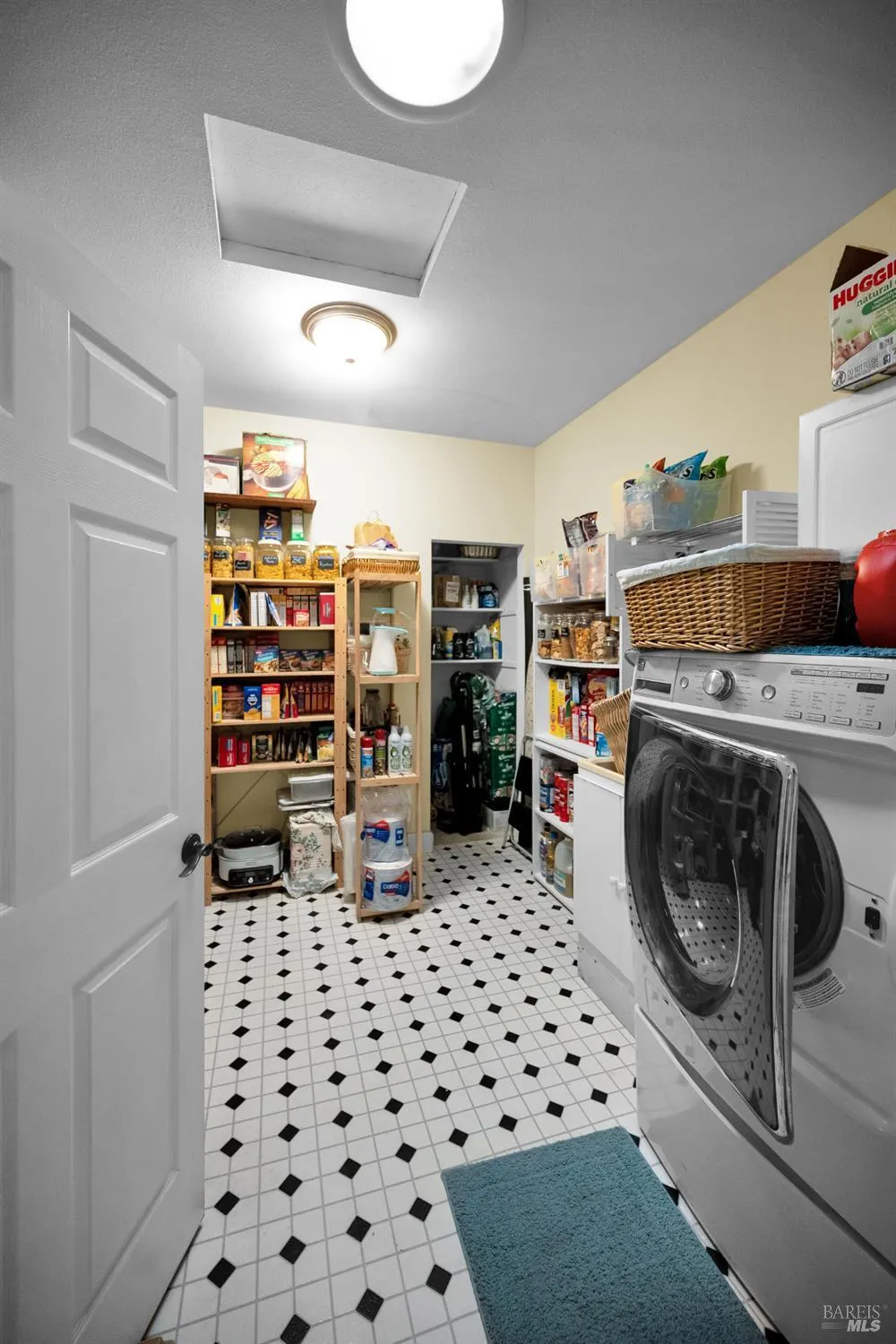 3970 Canyon Road Willits, CA 95490