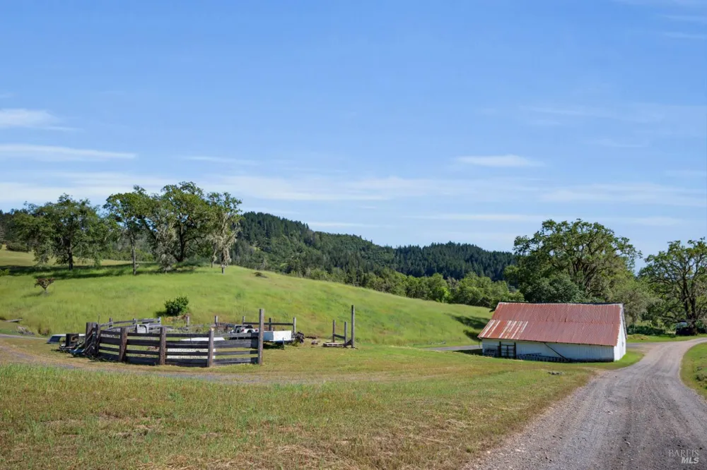 3970 Canyon Road Willits, CA 95490