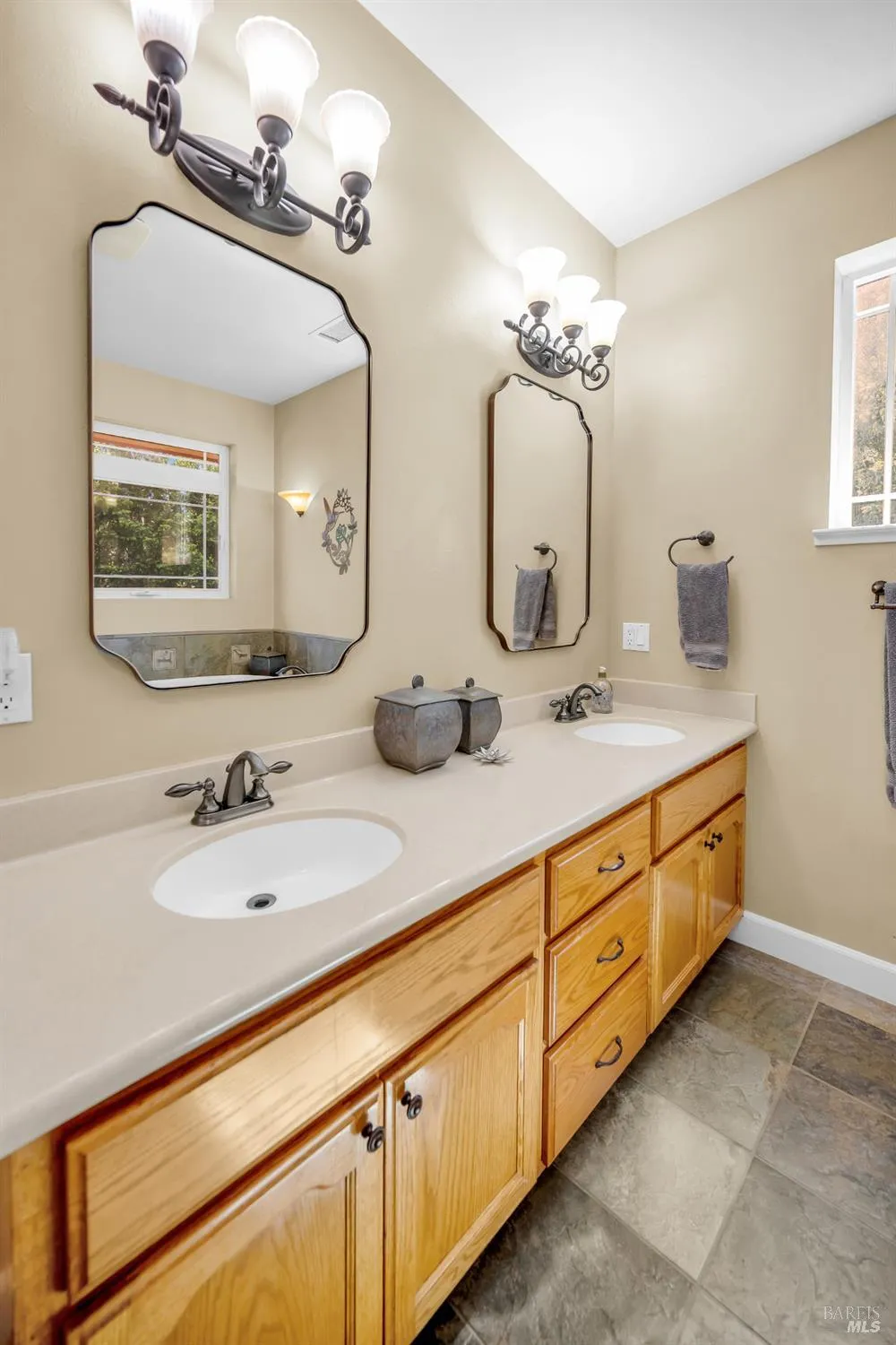 3970 Canyon Road Willits, CA 95490