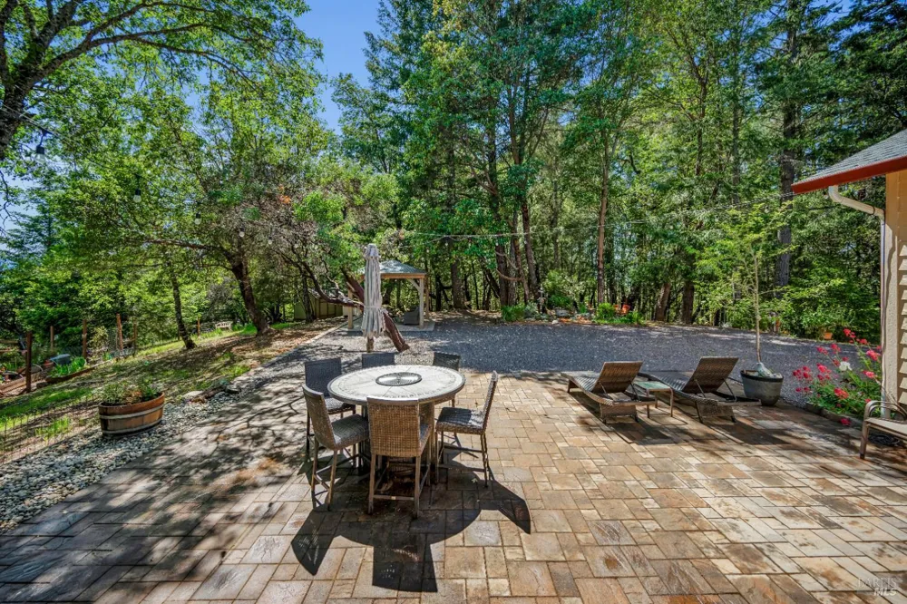 3970 Canyon Road Willits, CA 95490