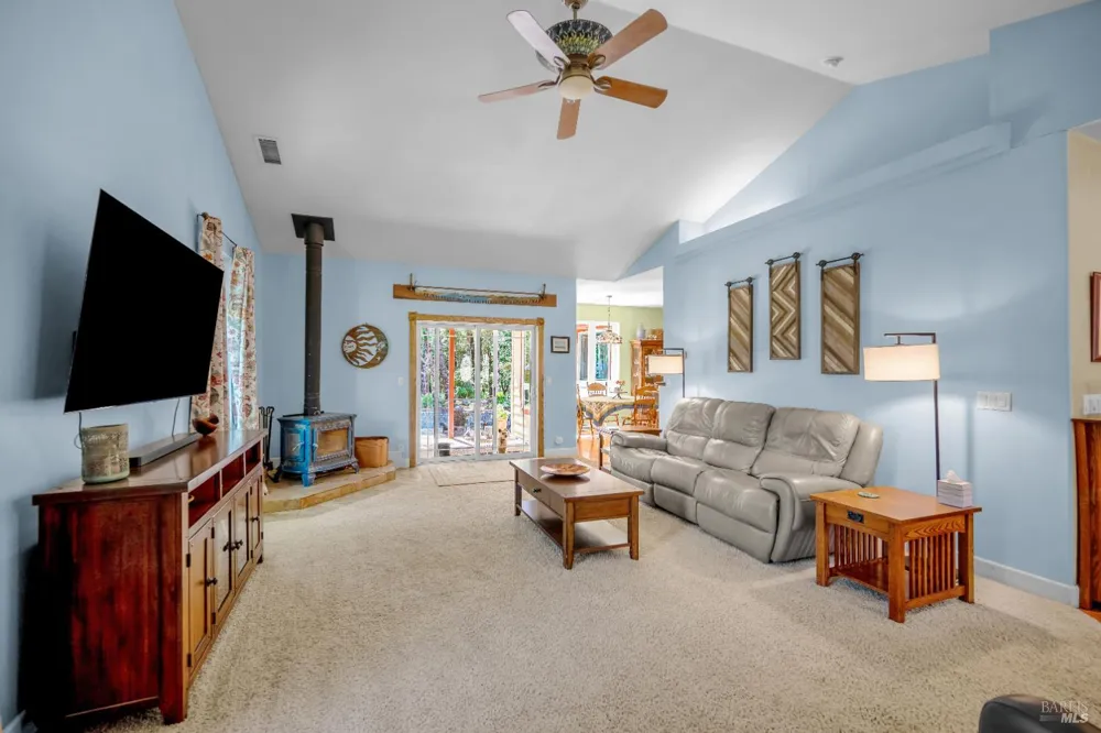 3970 Canyon Road Willits, CA 95490