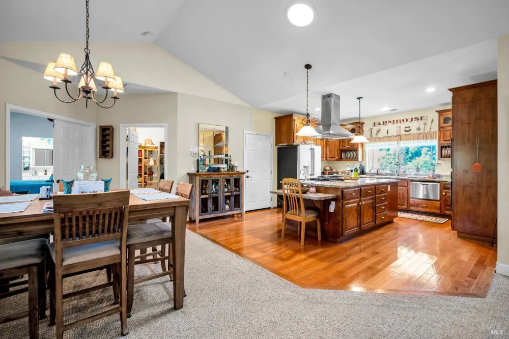 3970 Canyon Road Willits, CA 95490