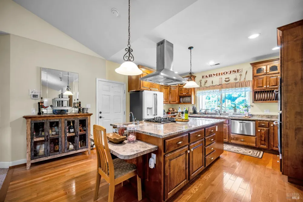 3970 Canyon Road Willits, CA 95490