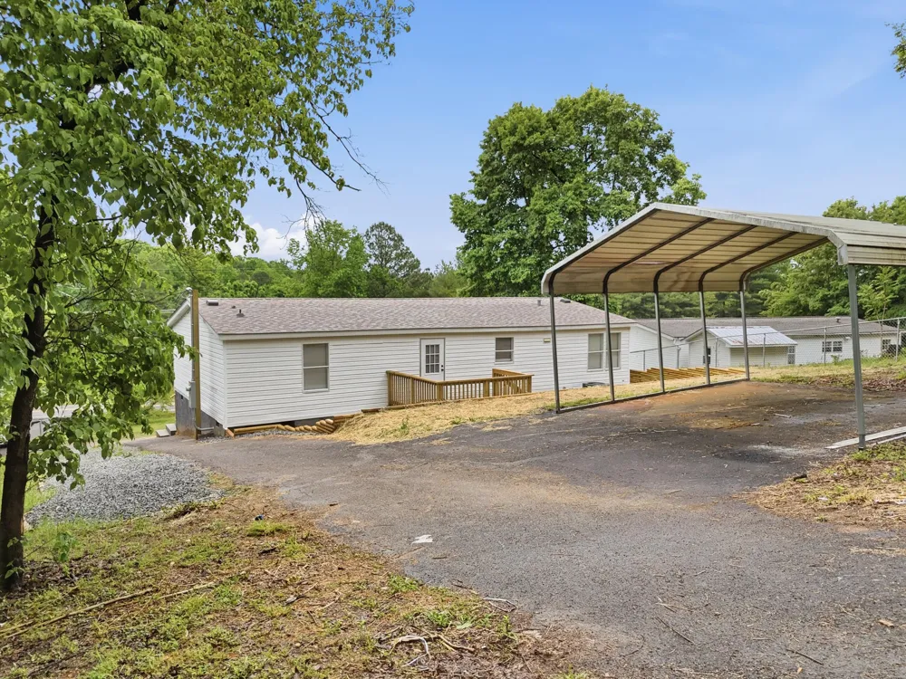 1301 River Road Decatur, TN 37322