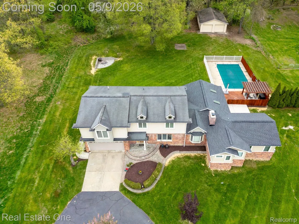 9243 Sherwood Drive Springfield Charter Township, MI 48350