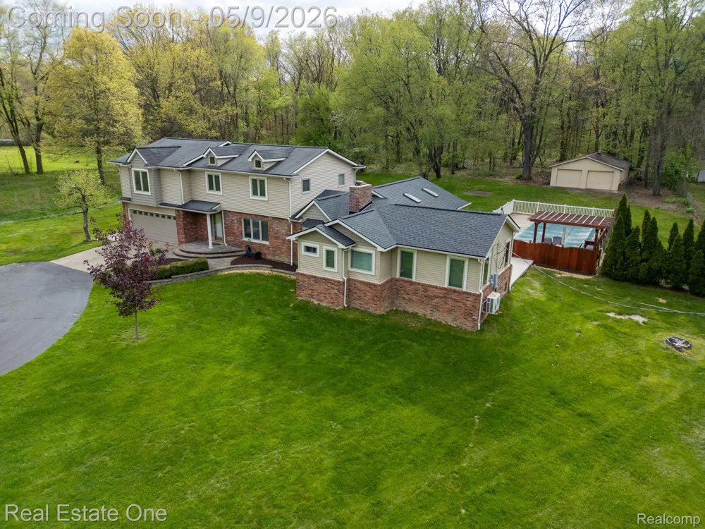 9243 Sherwood Drive Springfield Charter Township, MI 48350