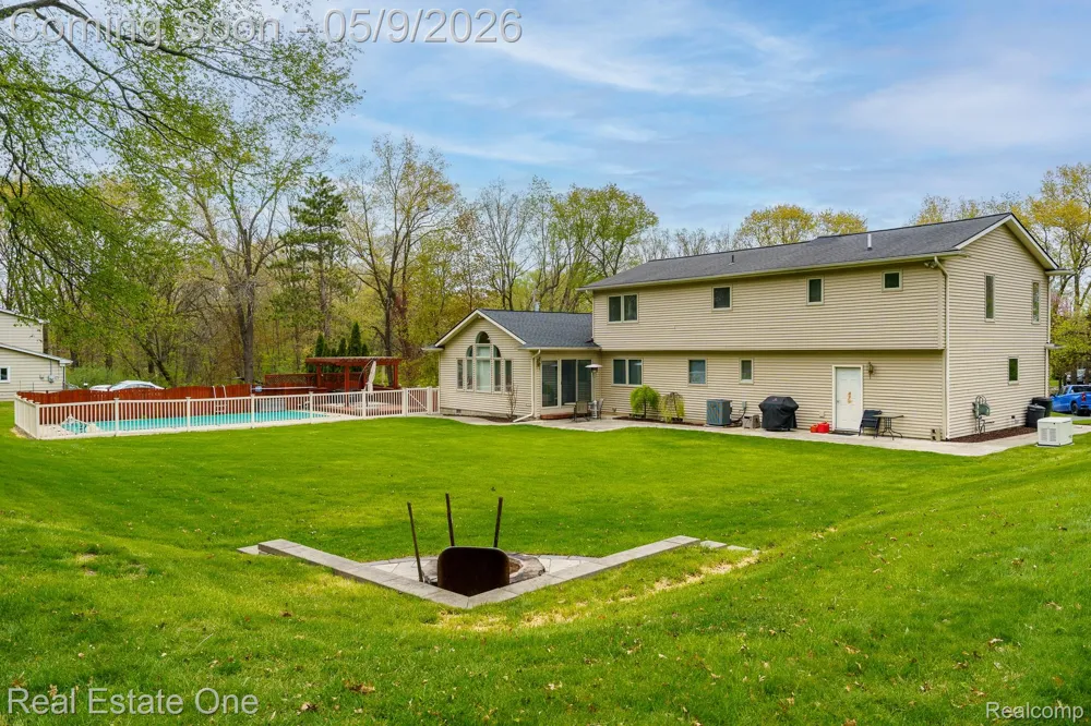 9243 Sherwood Drive Springfield Charter Township, MI 48350